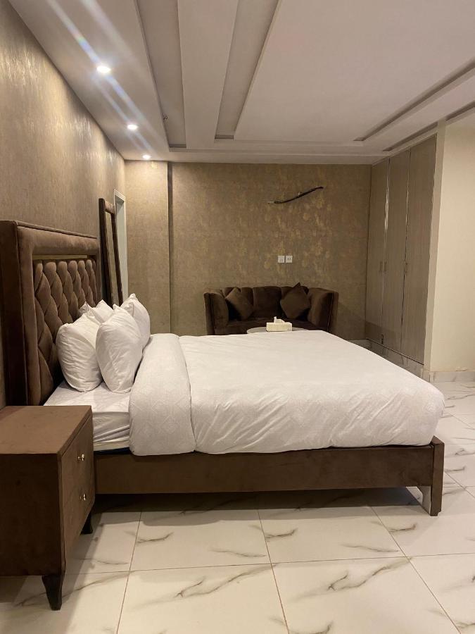 Luxe Suites Bahria Town Lahore Exterior photo